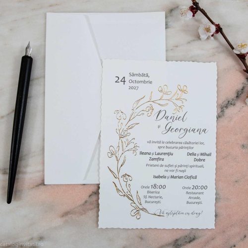 detaliu invitatie si plic alb