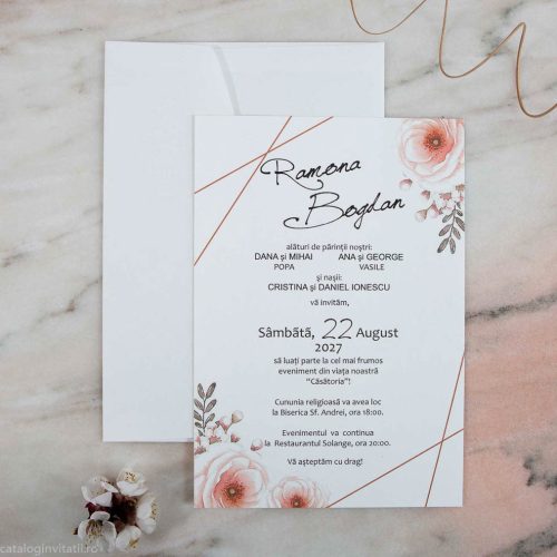 detaliu invitatie si plic alb
