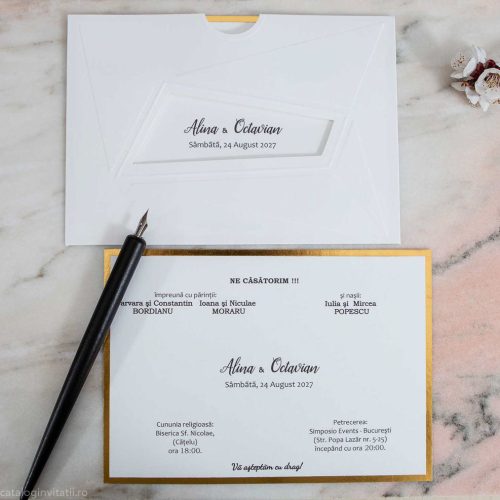 detaliu carton text si suportul tip teaca