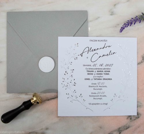 detaliu invitatie si plic gri